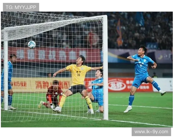 守门员的决心与坚持：每一次扑救背后的信念与挑战